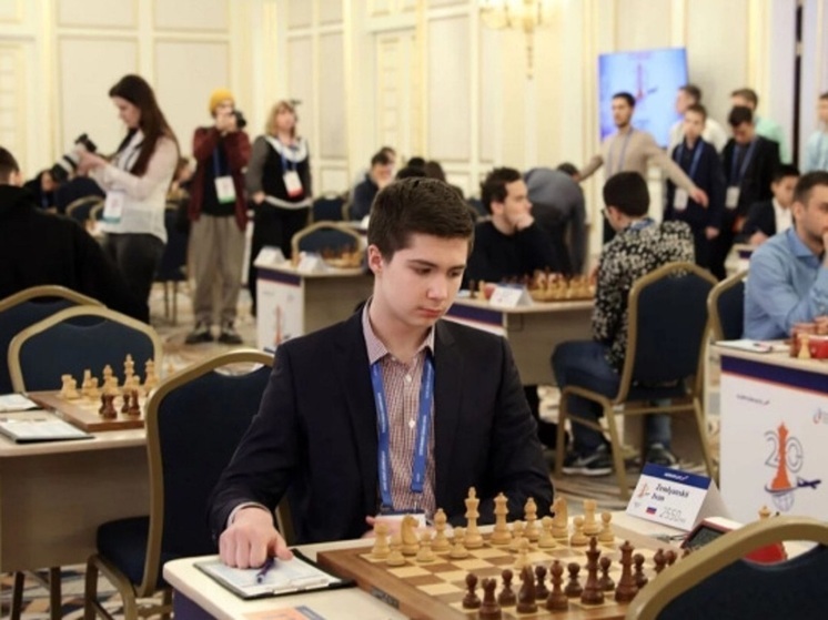 Победителем чемпионата Азии по блицу среди мужчин стал самый юный гроссмейстер России Иван Землянский. «Бронза» у молодого россиянина Рудика Макаряня. Среди женщин серебряную медаль завоевала двукратная чемпионка мира по блицу Валентина Гунина.